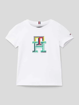 T-shirt o kroju regular fit z wielokolorowym, wyhaftowanym logo Tommy Hilfiger Teens