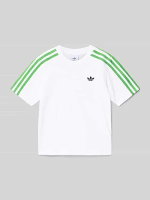 T-shirt o kroju regular fit z wyhaftowanym logo adidas Originals