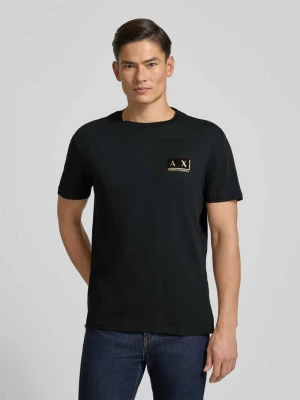 T-shirt o kroju regular fit z wyhaftowanym logo Armani Exchange