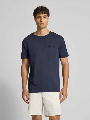 T-shirt o kroju regular fit z wyhaftowanym logo i okrągłym dekoltem Gant