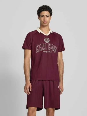 T-shirt o kroju regular fit z wyhaftowanym logo model „Heritage” Karl Kani