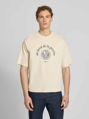 T-shirt o kroju relaxed fit z czystej bawełny model 'BOXYNORMAN GRAPHIC' Selected Złamany biały