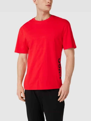 T-shirt o kroju relaxed fit z nadrukiem z logo marki HUGO