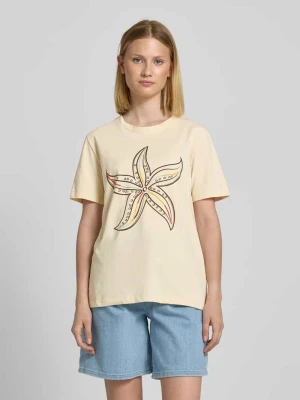 T-shirt o kroju relaxed fit z nadrukiem z przodu i ozdobnymi perełkami s.Oliver RED LABEL
