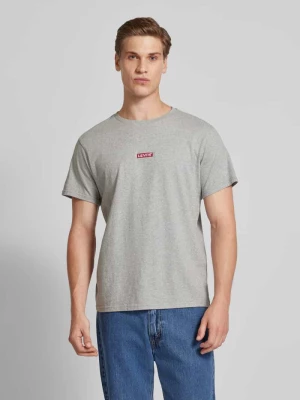 T-shirt o kroju relaxed fit z naszywką z logo model ‘BABY’ Levi's®