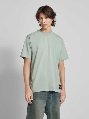 T-shirt o kroju relaxed fit z okrągłym dekoltem Calvin Klein Jeans