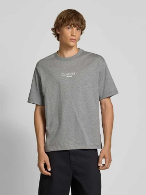 T-shirt o kroju relaxed fit z okrągłym dekoltem Calvin Klein Jeans