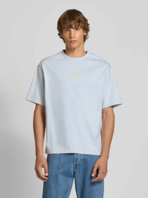 T-shirt o kroju relaxed fit z okrągłym dekoltem Calvin Klein Jeans Jasnoniebieski