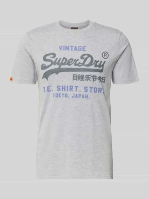 T-shirt o kroju relaxed fit z wyhaftowanym logo model ‘Heritage’ Superdry