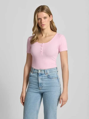t-shirt o kroju slim fit z mieszanka bawełny model 'KITTE' Pieces Różowy