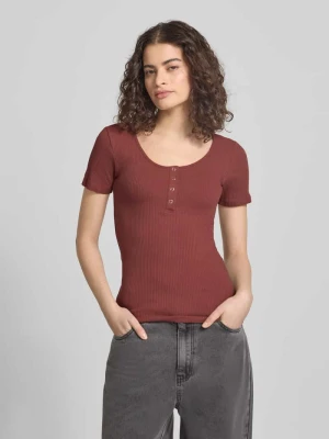 t-shirt o kroju slim fit z mieszanka bawełny model 'KITTE' Pieces