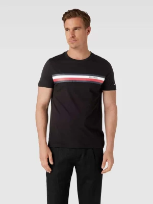 T-shirt o kroju slim fit z nadrukiem z logo Tommy Hilfiger
