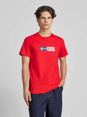 T-shirt o kroju slim fit z nadrukiem z logo Tommy Jeans