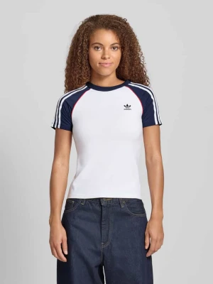 T-shirt o kroju slim fit z wyhaftowanym logo adidas Originals