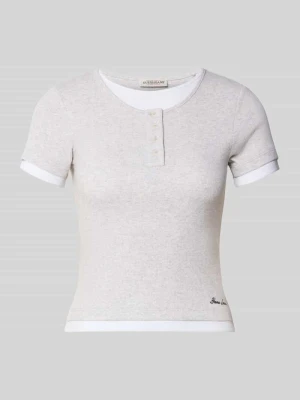 t-shirt o kroju slim fit z wyhaftowanym logo Guess Jasnoszary melanż