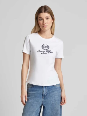 T-shirt o kroju slim fit z wyhaftowanym logo Tommy Hilfiger