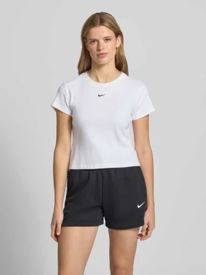 T-shirt o krótkim kroju w efekcie prążkowania z logo Nike Biały