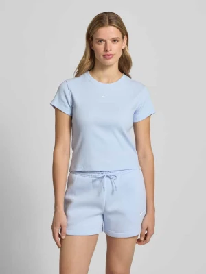 T-shirt o krótkim kroju w efekcie prążkowania z logo Nike Jasnoniebieski