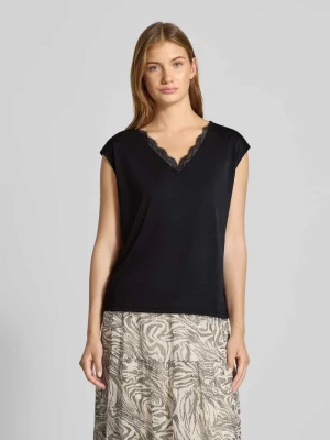 T-shirt o luźnym kroju z obszyciem koronką model ‘KAMALA’ Pieces