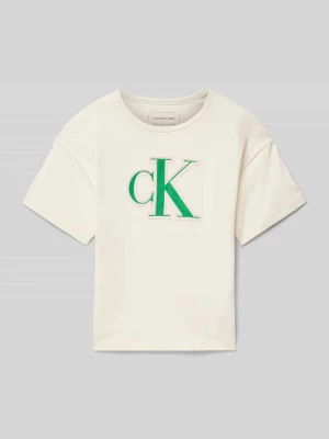 T-shirt o pudełkowym kroju z nadrukiem z logo Calvin Klein Jeans