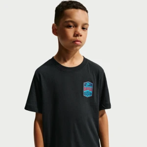 T-shirt piłkarski dla dużych dzieci Nike F.C. Barcelona Premier - Czerń