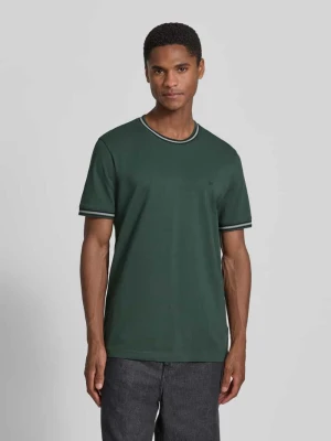 T-shirt w kroju regular fit z haftowanym logo Christian Berg Men