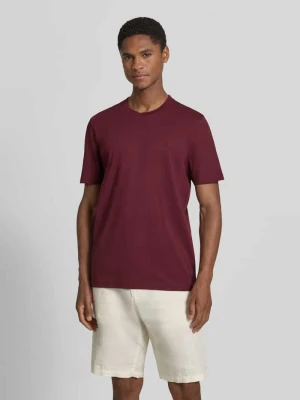 T-shirt w kroju regular fit z haftowanym logo MCNEAL Ciemnoczerwony
