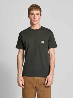 T-shirt w kroju regular fit z naszywką z logo Carhartt WIP Błotnisty