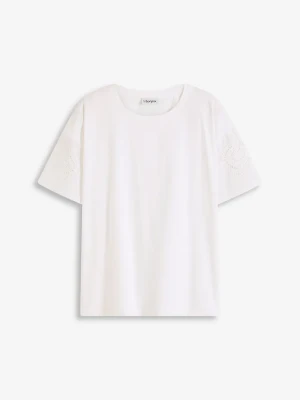 T-shirt z ażurowym haftem BonPrix biały