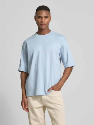T-shirt z bawełny ekologicznej z prążkowanym, okrągłym dekoltem JAKE*S STUDIO MEN