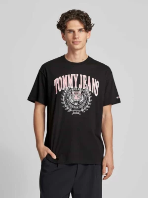 T-shirt z bawełny z nadrukiem z motywem model ‘VARSITY TIGER’ Tommy Jeans
