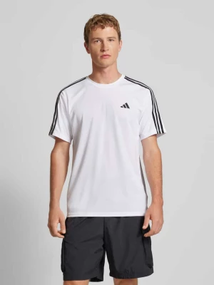 T-shirt z charakterystycznymi dla marki paskami Adidas Training