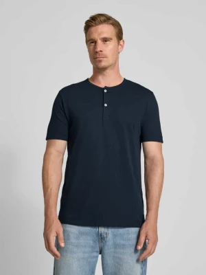 T-shirt z dekoltem henley o kroju regular fit z czystej bawełny Marc O'Polo