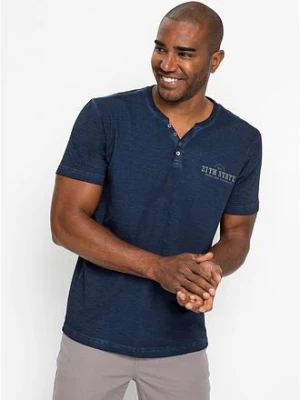 T-shirt z dekoltem henley z krótkim rękawem, z efektem sprania, z czystej bawełny organicznej BonPrix niebieski