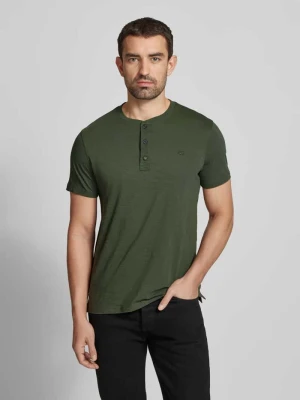 T-shirt z dekoltem serafino camel active