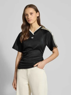 T-shirt z dekoltem w serek adidas Originals
