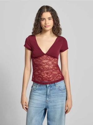 t-shirt z dekoltem w serek i koronką Gina Tricot Bordowy