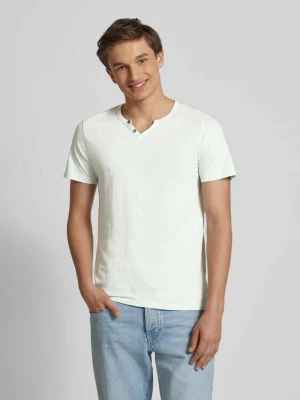 T-shirt z dekoltem w serek model ‘SPLIT’ jack & jones