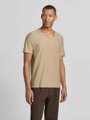 T-shirt z dekoltem w serek w kroju regular fit MCNEAL