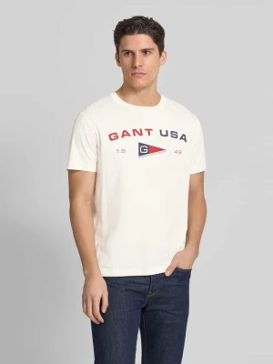 T-shirt z detalami z logo Gant