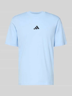 T-shirt z detalem z logo adidas Sportswear