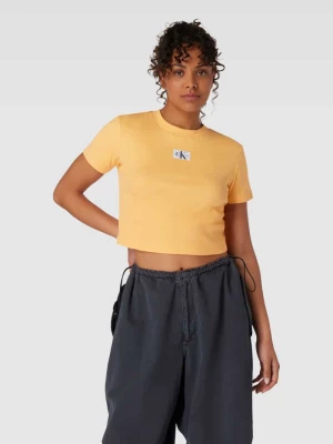 T-shirt z drobnym prążkowaniem model ‘BADGE’ Calvin Klein Jeans