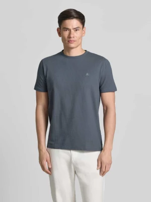 t-shirt z fakturowanym wzorem i wyhaftowanym logo Lerros