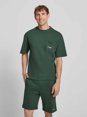 t-shirt z fakturowanym wzorem i wyhaftowanym logo PROHIBITED Ciemnozielony