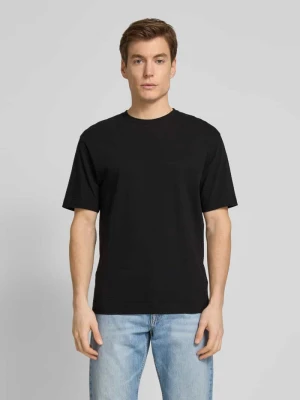 Zdjęcie produktu T-shirt z fakturowanym wzorem model ‘GILBERD’ drykorn