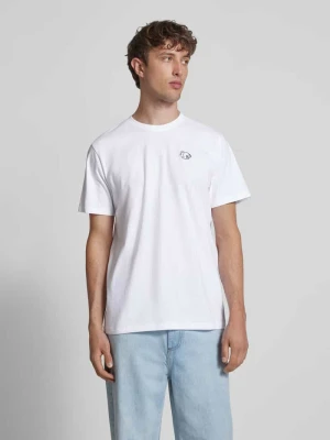 T-shirt z haftem i okrągłym dekoltem Dedicated