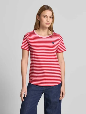 T-shirt z haftowanym motywem i dekoltem w kształcie litery O FREE/QUENT