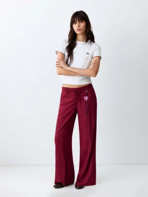 Zdjęcie produktu T-shirt z haftowanymi detalami złamana biel - Teen - - MANGO TEEN