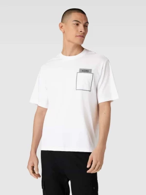 T-shirt z kieszenią na piersi model ‘HEAT TRANSFER’ Michael Kors