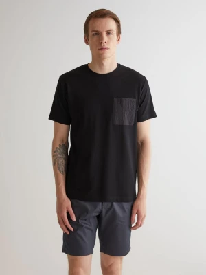 Zdjęcie produktu T-shirt z kieszenią z dekoltem c GANT